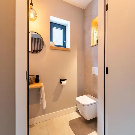 Cozy And Attractive With Garden Feriehus
